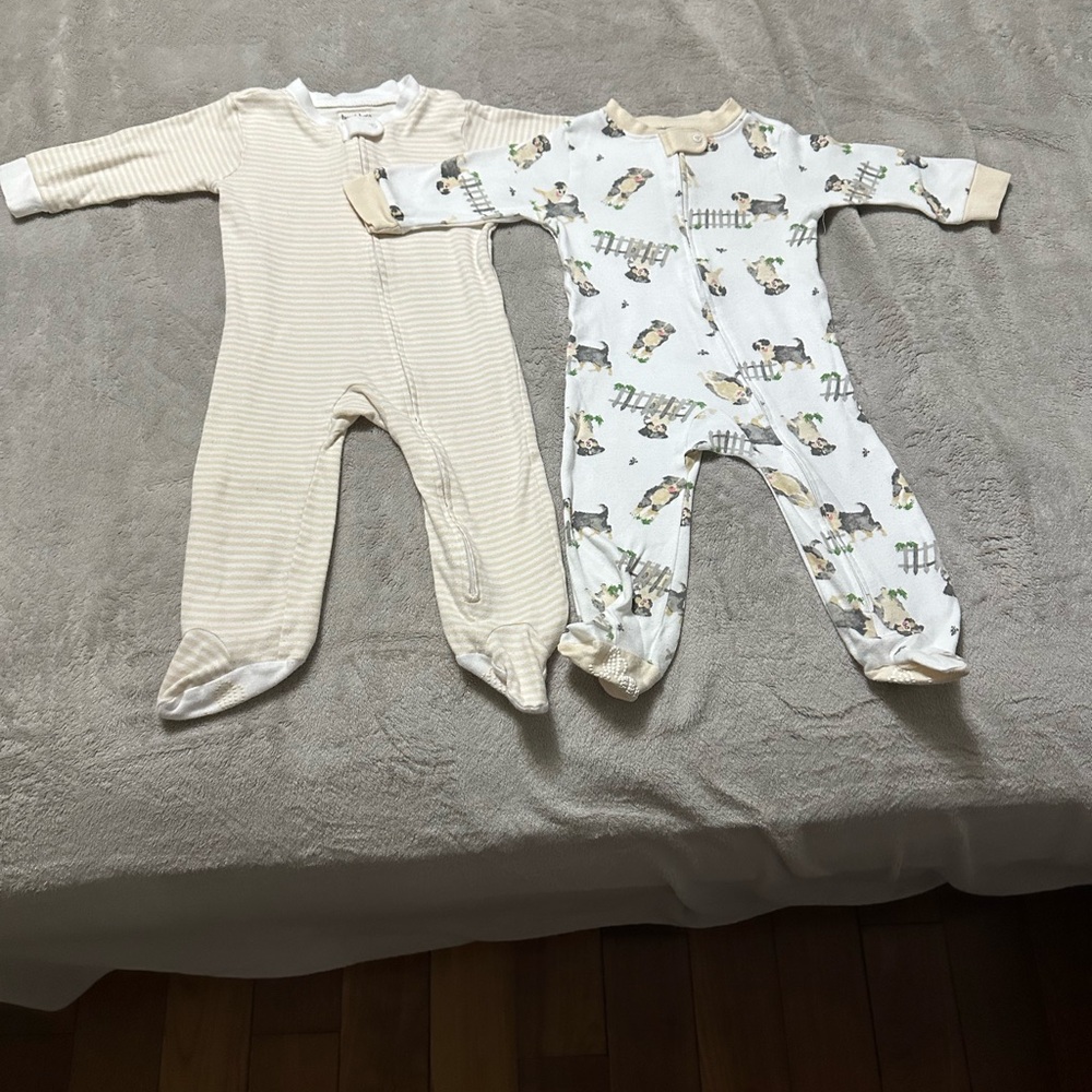 Burt's Bees Cream and White Footies One Pieces - Picture 5 of 9